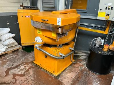 Overview picture of 1992 Walther Trowal CD200 Deburring machine